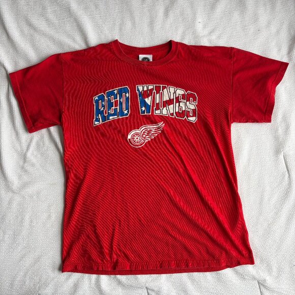 NHL Other - NHL Detroit Red Wings USA Design Red T-Shirt Men's Size Medium